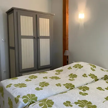 A L Ombre Du Tilleul Casa vacanze *